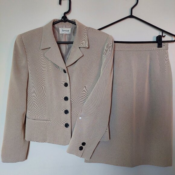 Women's Jacket Skirt Suit 2 Piece Set Tan Gray Career Power Suit, Size 4 Japan 9 - Picture 1 of 10